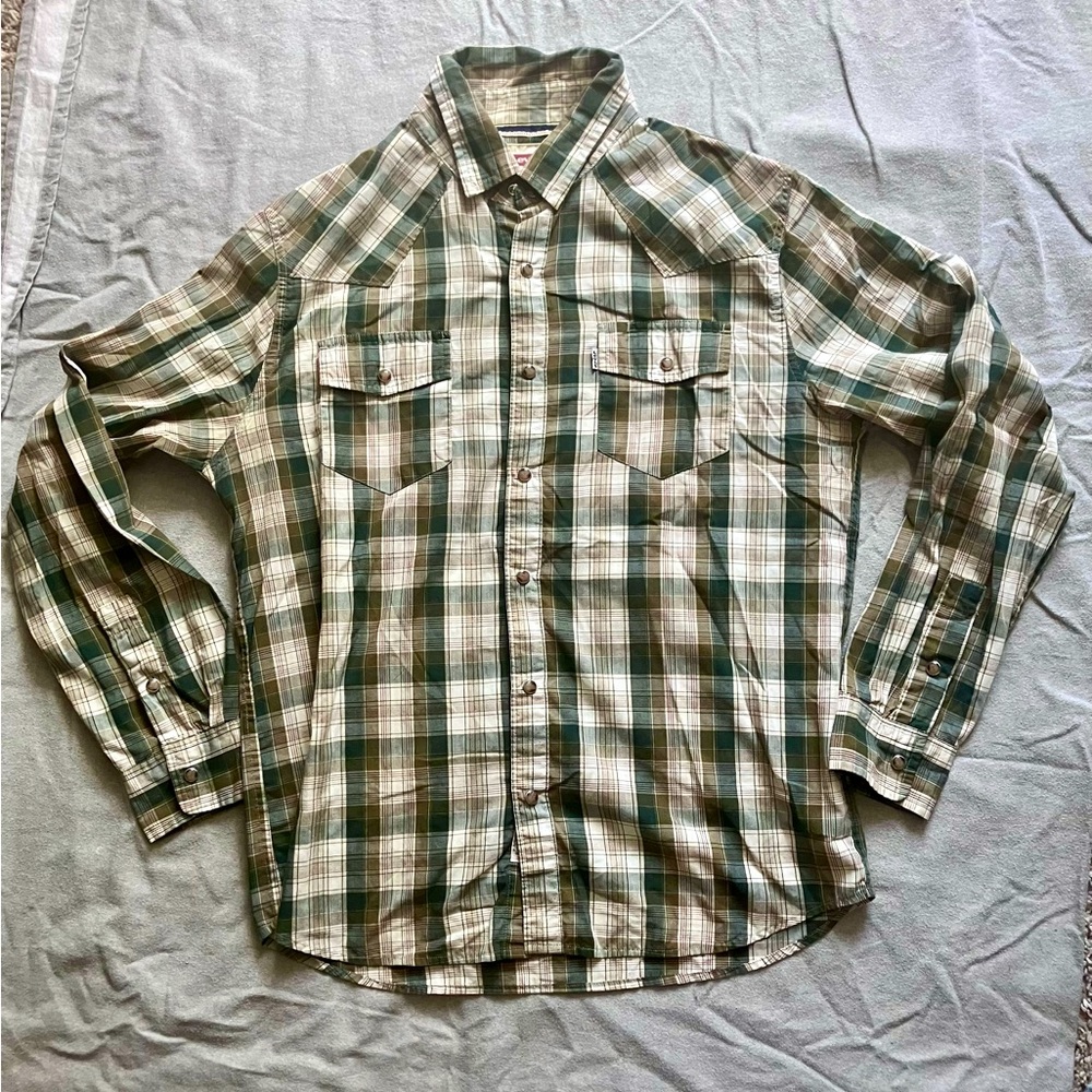 Levi’s long sleeved plaid with snaps